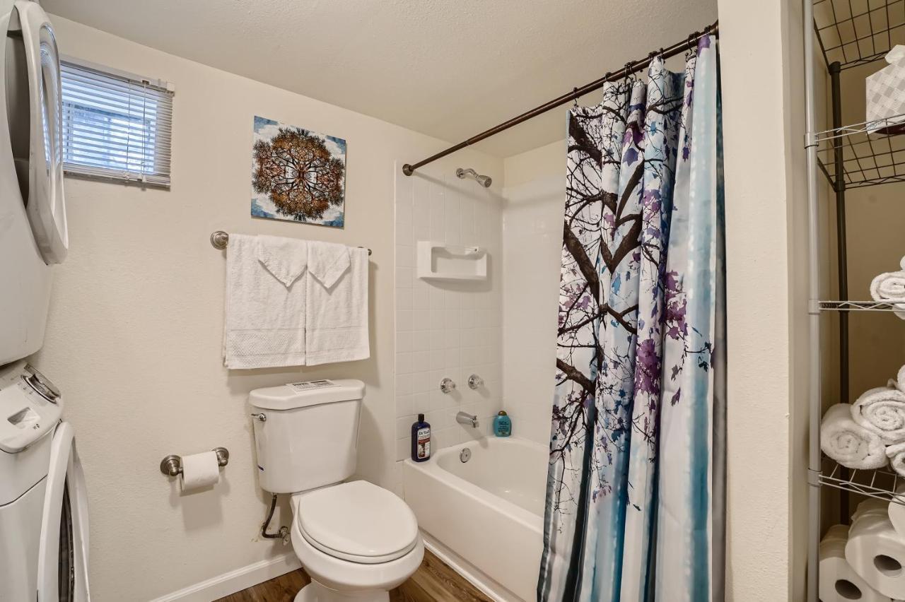 Sloans Lake Getaway - Basement Apartment Near Broncos And Downtown Denver Λέικγουντ Εξωτερικό φωτογραφία